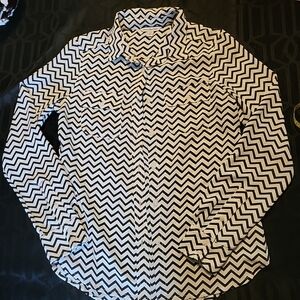 American Eagle Womens Black And White Chevron Buttondown Blouse Size XS